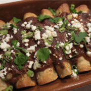 Enchaladas met mole