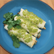 Enchilada's met kip en salsa verde