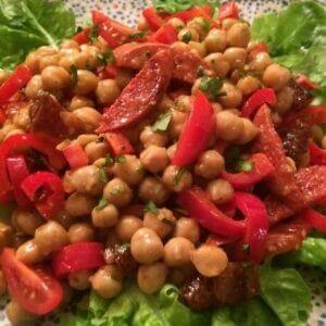 Oosterse kikkererwtensalade