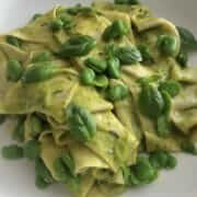 Fazzoletti met tuinbonenpesto en truffel
